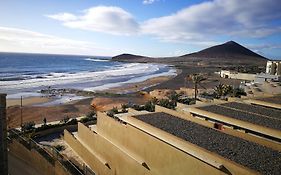 Alquilaencanarias El Medano Spectacular Terrace And Sea Views A
